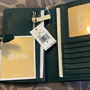 New Michael Kors Adele Bifold Leather Green Wallet